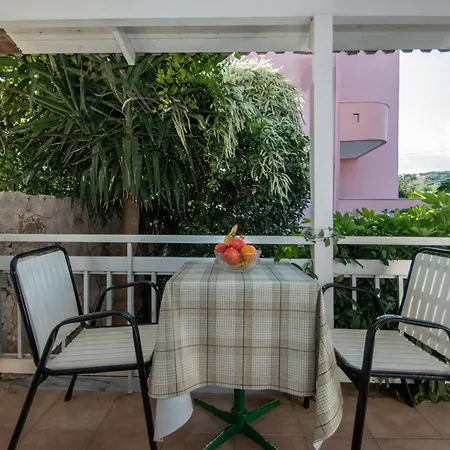 Theodora Location In Next To The Party Area Gæstehus Laganas