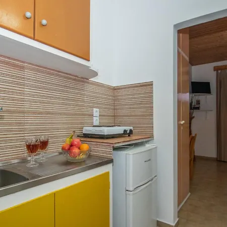 Gæstehus Theodora Location In Next To The Party Area 3*