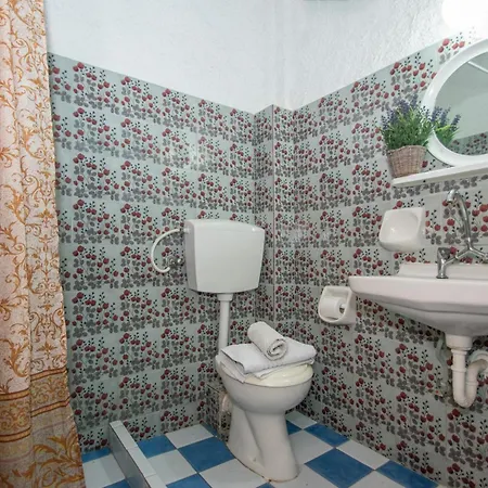 Gæstehus Theodora Location In Next To The Party Area