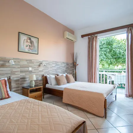 Gæstehus Theodora Location In Next To The Party Area Laganas